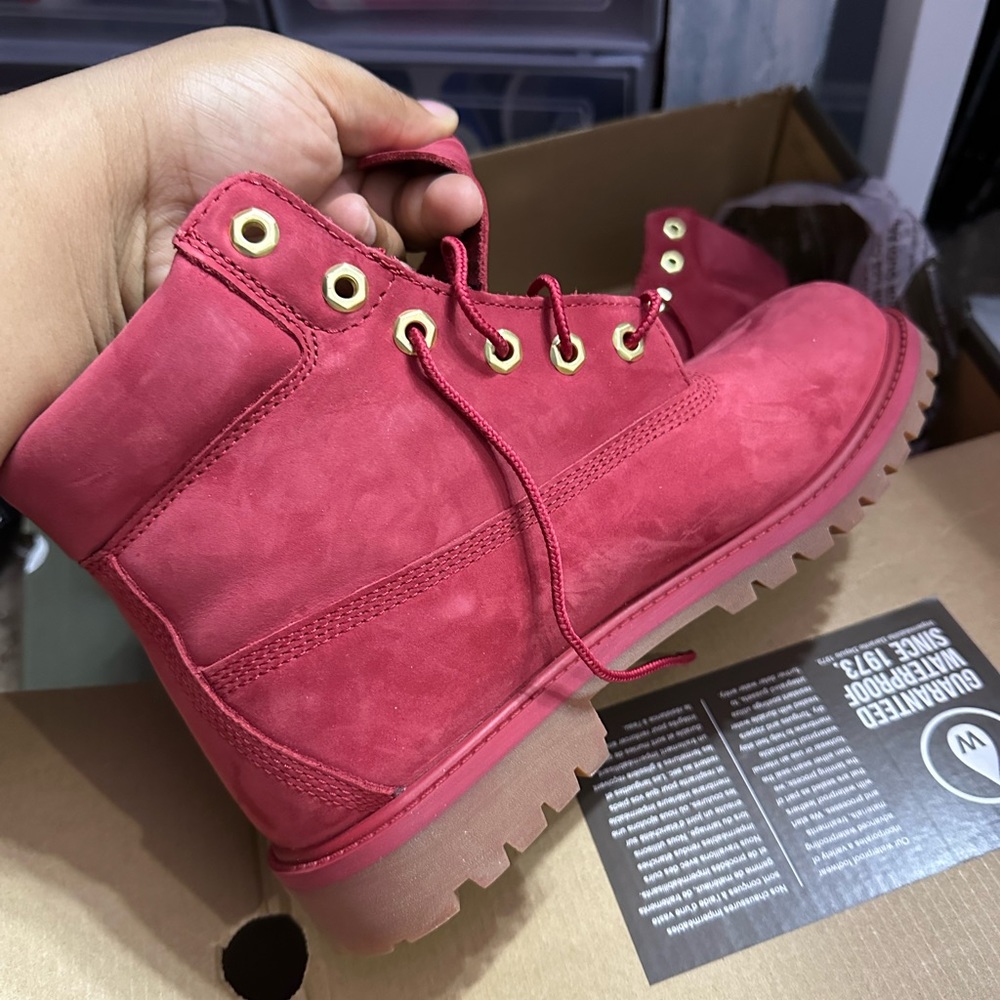 Red timberlands - Picture 2 of 2